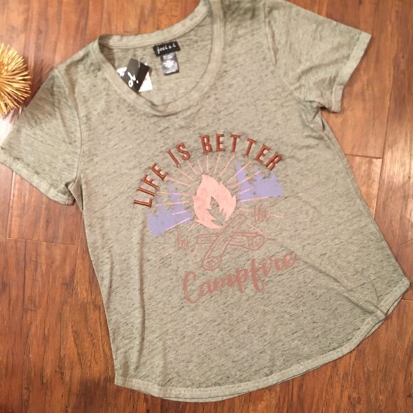 NWT Life is Better by Campfire Tee Heathered Green - Picture 5 of 6